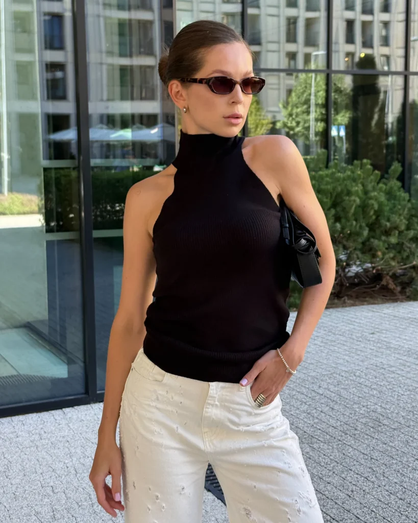 Czarny dzianinowy top halter