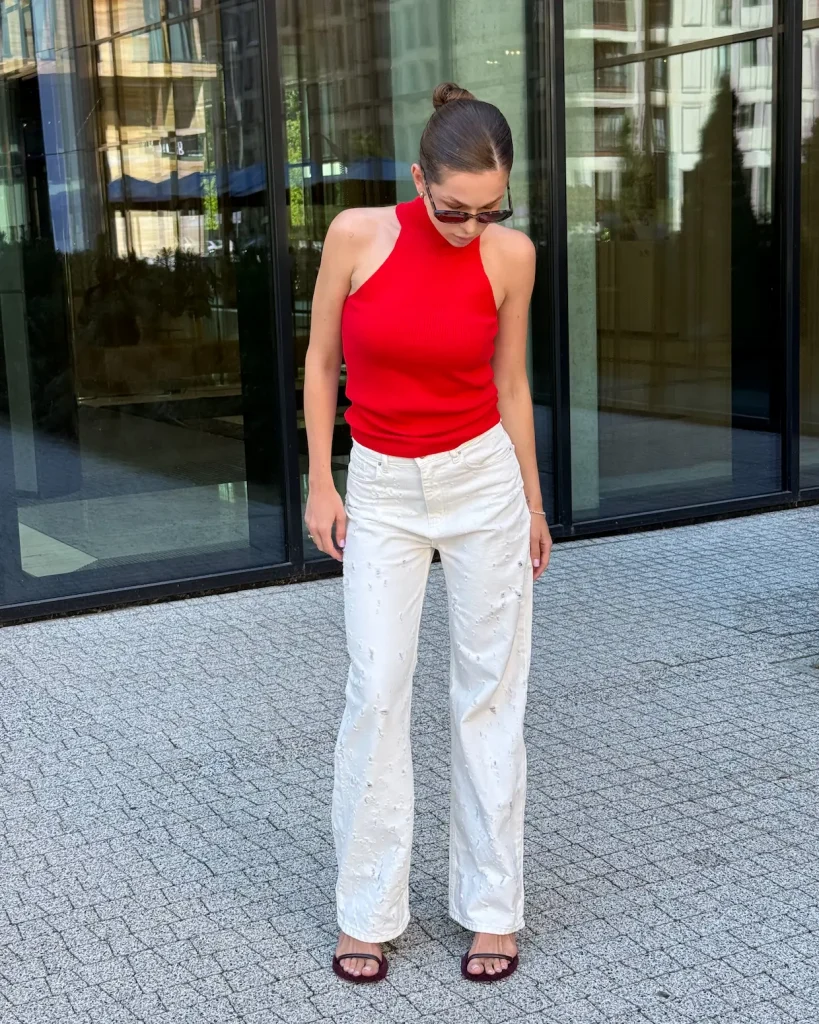 Czerwony dzianinowy top halter