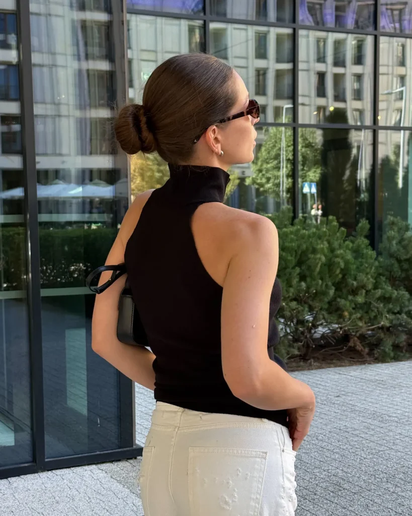 Czarny dzianinowy top halter