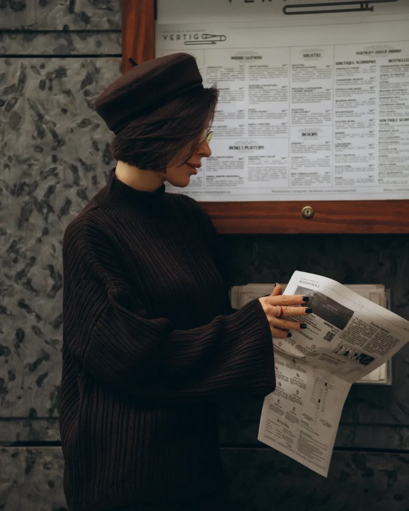 PREORDER. Czekoladowy dzianinowy komplet w prążki